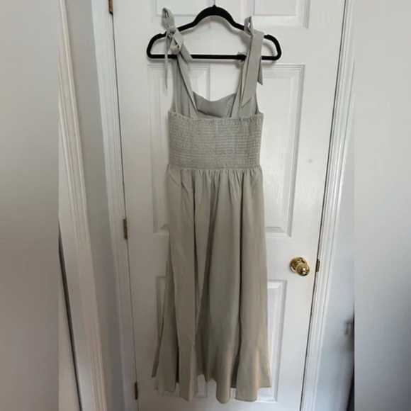 NWOT Sage Green Bridesmaid / Wedding Guest Dress - Picture 4 of 5